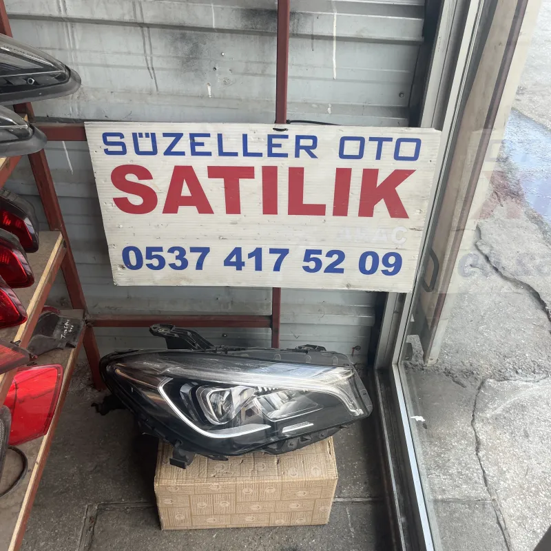 Mercedes cla sağ far 